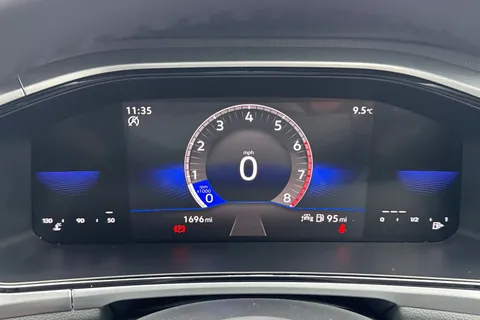 43 of 64 for Volkswagen T-Roc 1.5 TSI Life Euro 6 (s/s) 5dr