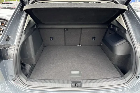 GL25HJU Volkswagen Tiguan 1.5 TSI eHybrid Match 5dr DSG | Rear View Camera | Adaptive Cruise Control Thumbnail #8