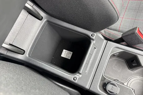 KR75XEE Volkswagen Golf 2.0 TSI 265 GTI 5dr DSG Thumbnail #42