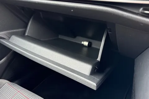 KR75XEE Volkswagen Golf 2.0 TSI 265 GTI 5dr DSG Thumbnail #43