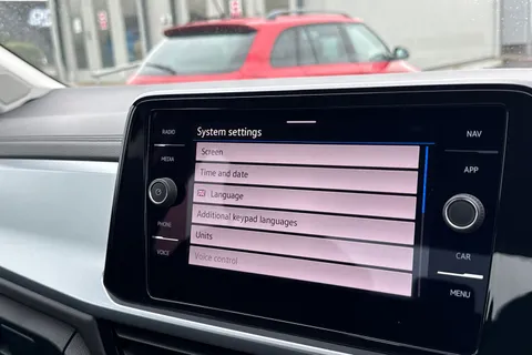 49 of 64 for Volkswagen T-Roc 1.5 TSI Life Euro 6 (s/s) 5dr