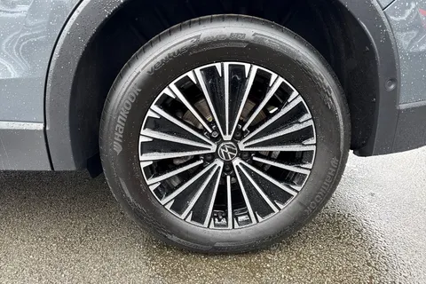 GL25HJU Volkswagen Tiguan 1.5 TSI eHybrid Match 5dr DSG | Rear View Camera | Adaptive Cruise Control Thumbnail #13
