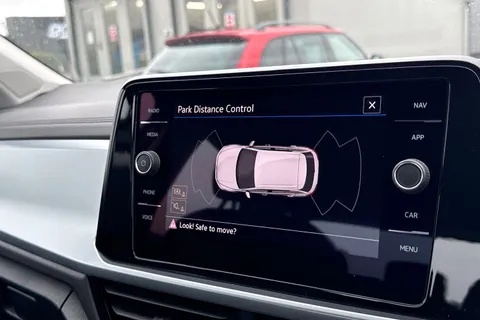 50 of 64 for Volkswagen T-Roc 1.5 TSI Life Euro 6 (s/s) 5dr