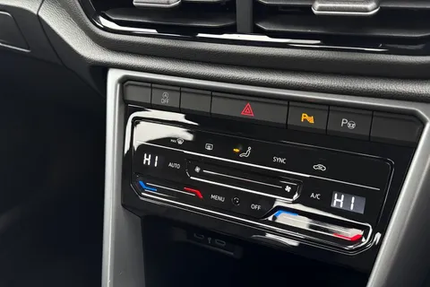 51 of 64 for Volkswagen T-Roc 1.5 TSI Life Euro 6 (s/s) 5dr