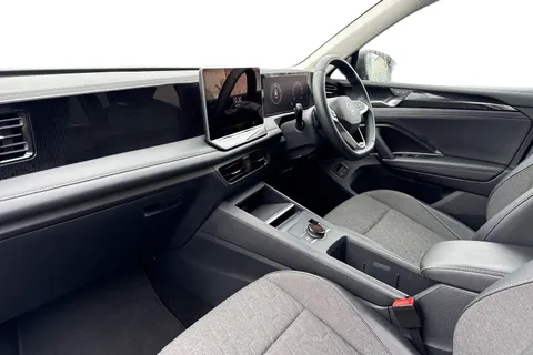 GL25HJU Volkswagen Tiguan 1.5 TSI eHybrid Match 5dr DSG | Rear View Camera | Adaptive Cruise Control Thumbnail #16