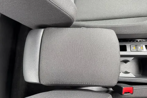 55 of 64 for Volkswagen T-Roc 1.5 TSI Life Euro 6 (s/s) 5dr