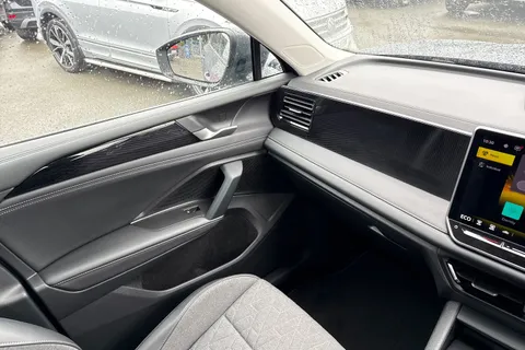 GL25HJU Volkswagen Tiguan 1.5 TSI eHybrid Match 5dr DSG | Rear View Camera | Adaptive Cruise Control Thumbnail #21