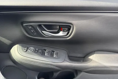 MT25YLY Honda ZR-V 2.0 eHEV Advance 5dr CVT Thumbnail #24