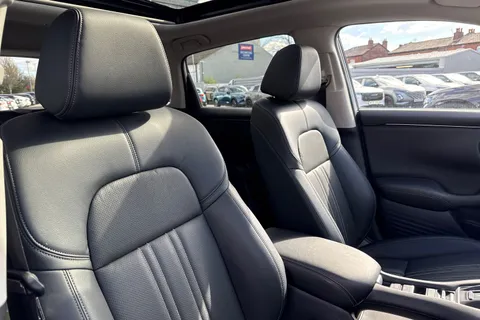 MT25YLY Honda ZR-V 2.0 eHEV Advance 5dr CVT Thumbnail #25