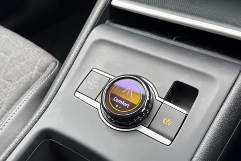 GL25HJU Volkswagen Tiguan 1.5 TSI eHybrid Match 5dr DSG | Rear View Camera | Adaptive Cruise Control Thumbnail #36