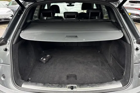 DC18XEO Audi Q5 2.0 TDI 40 S line S Tronic quattro Euro 6 (s/s) 5dr Thumbnail #11