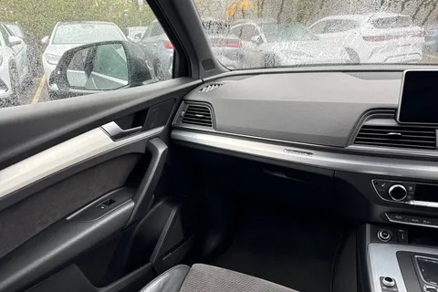 DC18XEO Audi Q5 2.0 TDI 40 S line S Tronic quattro Euro 6 (s/s) 5dr Thumbnail #16