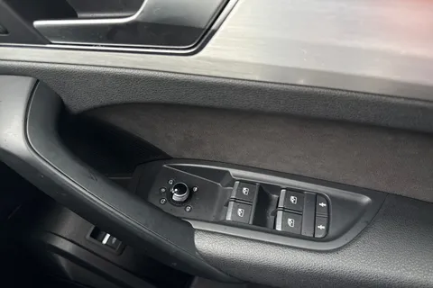 DC18XEO Audi Q5 2.0 TDI 40 S line S Tronic quattro Euro 6 (s/s) 5dr Thumbnail #19