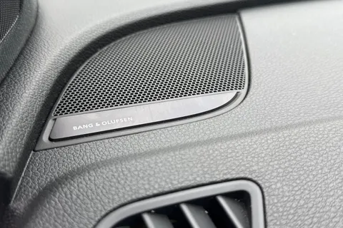 DC18XEO Audi Q5 2.0 TDI 40 S line S Tronic quattro Euro 6 (s/s) 5dr Thumbnail #30