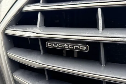 DC18XEO Audi Q5 2.0 TDI 40 S line S Tronic quattro Euro 6 (s/s) 5dr Thumbnail #32