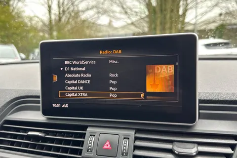 DC18XEO Audi Q5 2.0 TDI 40 S line S Tronic quattro Euro 6 (s/s) 5dr Thumbnail #42