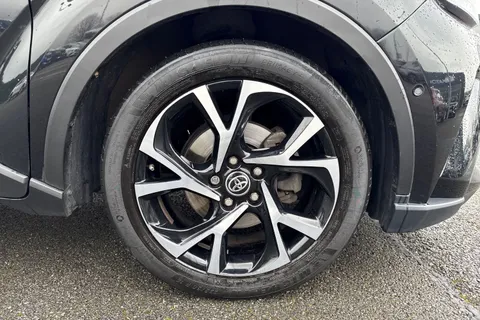 KV21HXL Toyota C-Hr 1.8 VVT-h Design CVT Euro 6 (s/s) 5dr Thumbnail #11