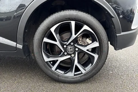 KV21HXL Toyota C-Hr 1.8 VVT-h Design CVT Euro 6 (s/s) 5dr Thumbnail #13