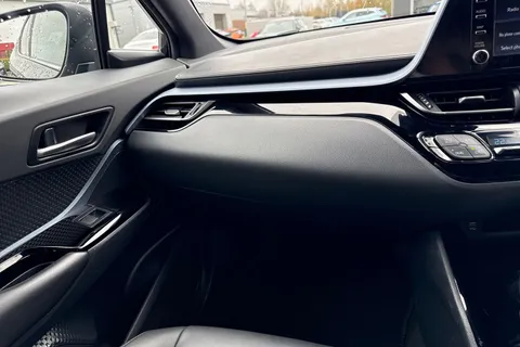 KV21HXL Toyota C-Hr 1.8 VVT-h Design CVT Euro 6 (s/s) 5dr Thumbnail #21