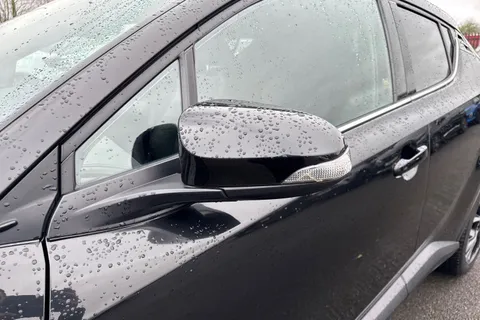 KV21HXL Toyota C-Hr 1.8 VVT-h Design CVT Euro 6 (s/s) 5dr Thumbnail #30