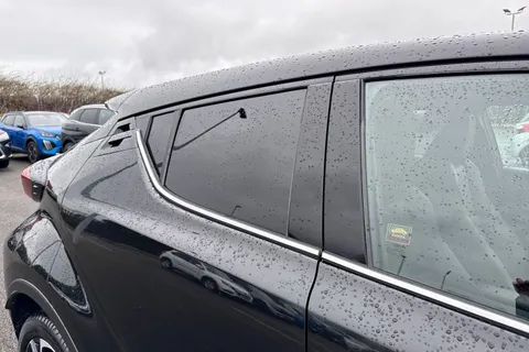 KV21HXL Toyota C-Hr 1.8 VVT-h Design CVT Euro 6 (s/s) 5dr Thumbnail #37