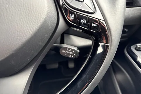 KV21HXL Toyota C-Hr 1.8 VVT-h Design CVT Euro 6 (s/s) 5dr Thumbnail #42