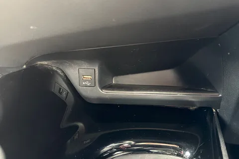 KV21HXL Toyota C-Hr 1.8 VVT-h Design CVT Euro 6 (s/s) 5dr Thumbnail #56