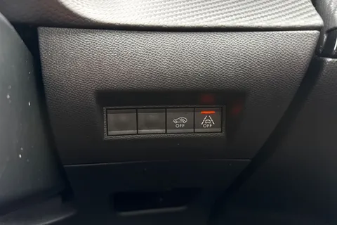 HN72XNU PEUGEOT e-2008 50kWh GT Auto 5dr (7kW Charger) Thumbnail #45