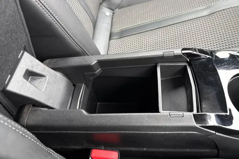 HN72XNU PEUGEOT e-2008 50kWh GT Auto 5dr (7kW Charger) Thumbnail #59