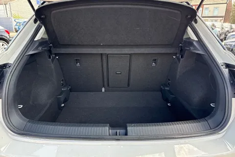 MT23PWK Volkswagen T-Roc 1.0 TSI Life 5dr Thumbnail #9