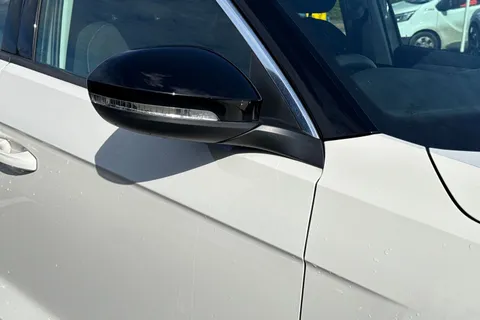 MT23PWK Volkswagen T-Roc 1.0 TSI Life 5dr Thumbnail #11