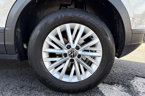 MT23PWK Volkswagen T-Roc 1.0 TSI Life 5dr Thumbnail #14