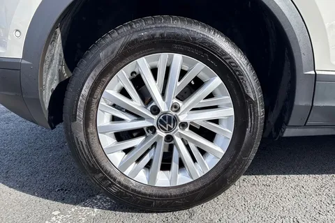 MT23PWK Volkswagen T-Roc 1.0 TSI Life 5dr Thumbnail #15