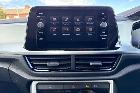 MT23PWK Volkswagen T-Roc 1.0 TSI Life 5dr Thumbnail #20