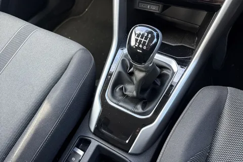 MT23PWK Volkswagen T-Roc 1.0 TSI Life 5dr Thumbnail #22