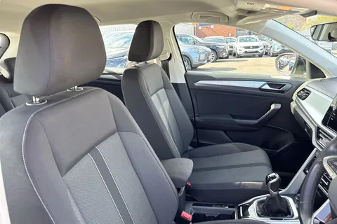 MT23PWK Volkswagen T-Roc 1.0 TSI Life 5dr Thumbnail #24