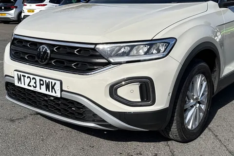 MT23PWK Volkswagen T-Roc 1.0 TSI Life 5dr Thumbnail #30