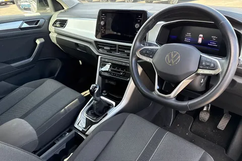MT23PWK Volkswagen T-Roc 1.0 TSI Life 5dr Thumbnail #33