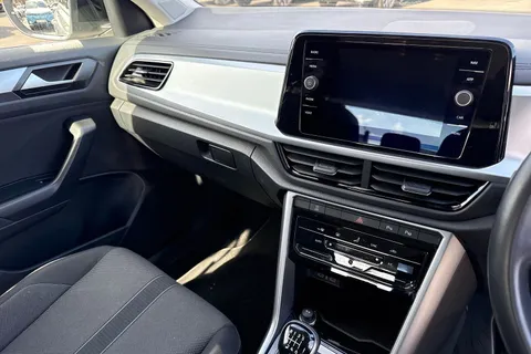 MT23PWK Volkswagen T-Roc 1.0 TSI Life 5dr Thumbnail #34