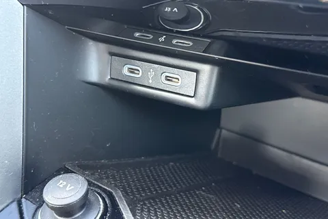 MT23PWK Volkswagen T-Roc 1.0 TSI Life 5dr Thumbnail #36