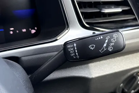 MT23PWK Volkswagen T-Roc 1.0 TSI Life 5dr Thumbnail #42