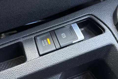 MT23PWK Volkswagen T-Roc 1.0 TSI Life 5dr Thumbnail #44