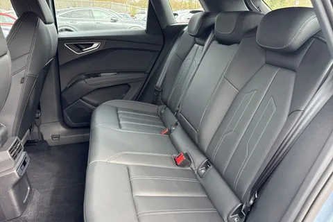 19 of 66 for Audi Q4 e-tron Q4 Sport 45 e-tron 210,00 kW