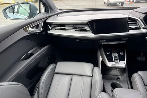 20 of 66 for Audi Q4 e-tron Q4 Sport 45 e-tron 210,00 kW