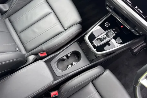 23 of 66 for Audi Q4 e-tron Q4 Sport 45 e-tron 210,00 kW