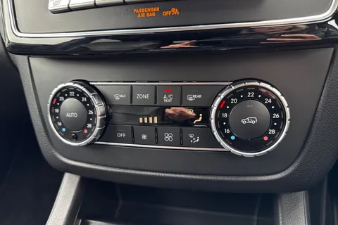 YB19WXR Mercedes-Benz Gle 3.0 GLE350d V6 AMG Night Edition (Premium Plus) Coupe G-Tronic+ 4MATIC Euro 6 (s/s) 5dr Thumbnail #22