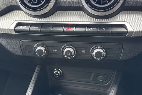 DS72EHU Audi Q2 Sport 35 TFSI 150 PS 6-speed Thumbnail #23