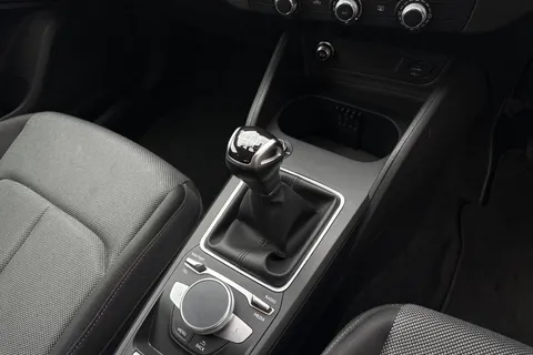 DS72EHU Audi Q2 Sport 35 TFSI 150 PS 6-speed Thumbnail #24