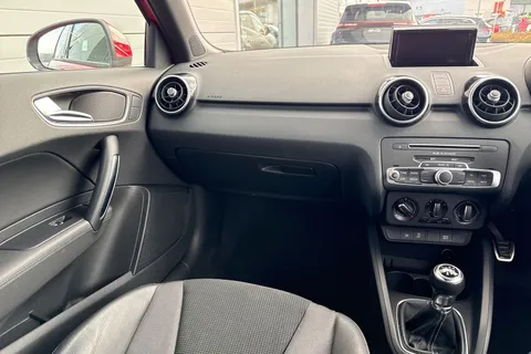 NL17WCN Audi A1 1.4 TFSI CoD S line Sportback Euro 6 (s/s) 5dr Thumbnail #21