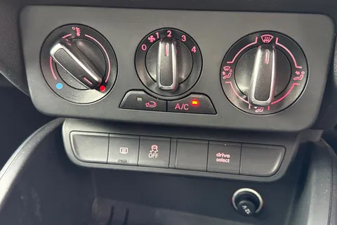 NL17WCN Audi A1 1.4 TFSI CoD S line Sportback Euro 6 (s/s) 5dr Thumbnail #23